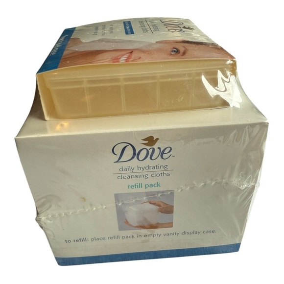 Dove Daily Hydrating Facial Cleansing Cloths Sensitive Skin 30 Ct / Travel Case - Picture 2 of 6
